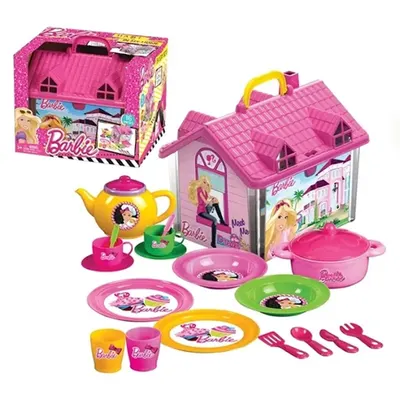 Dînette Barbie dans une maison rose, avec vaisselle de jeu