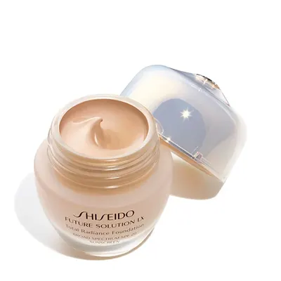Fond de teint Total Radiance Future Solution LX, teinte N3 — Shiseido