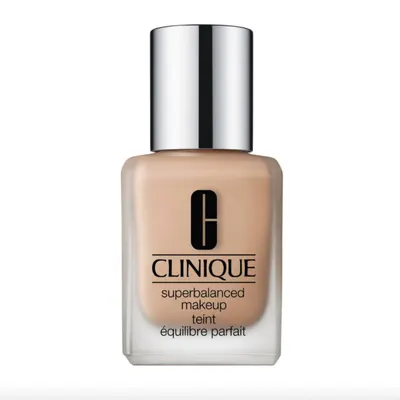 Clove : fond de teint équilibrant à couvrance modulable