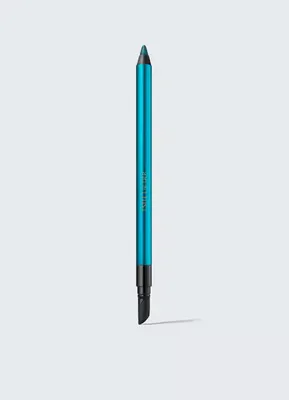 Turquoise en regard : crayon gel yeux à embout estompeur Estée Lauder